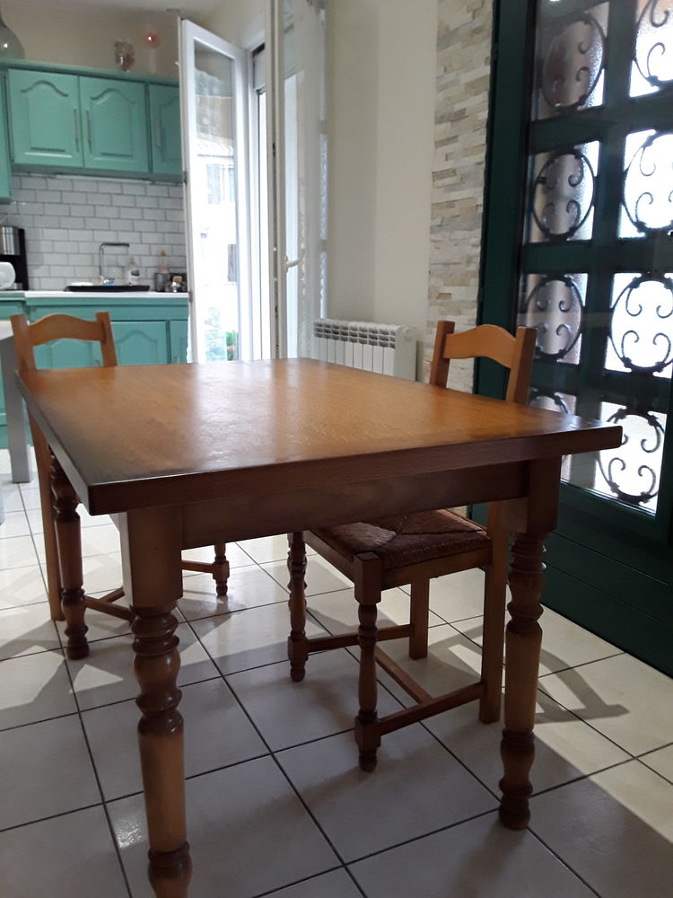 Table et 4 chaises 80 Florensac (34)