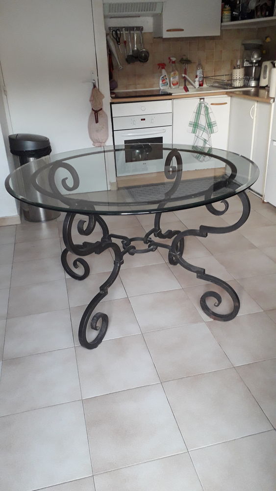 Table et chaises 0 Villeneuve-Loubet (06)