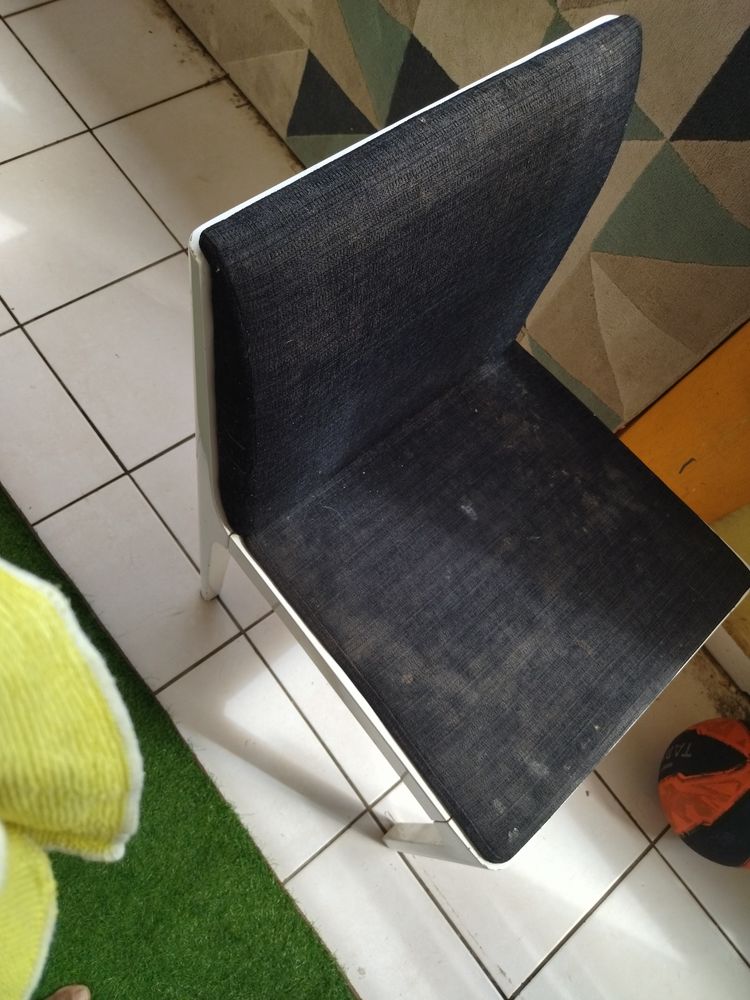 Table et chaises 80 Baie-Mahault (97)