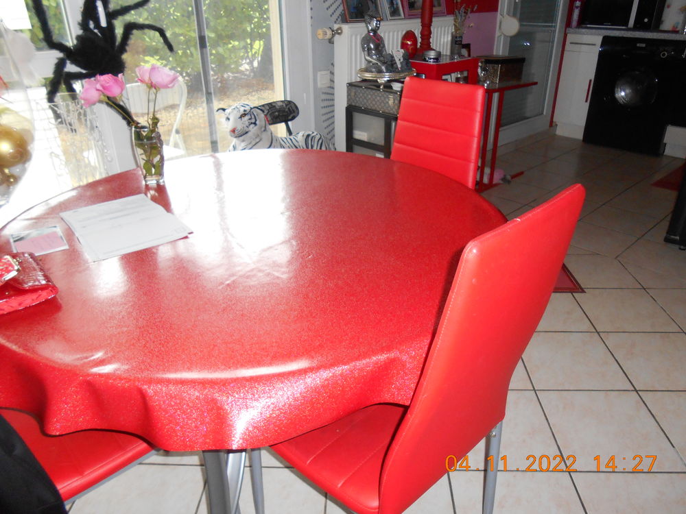 TABLE + CHAISES 50 Chevigny-Saint-Sauveur (21)