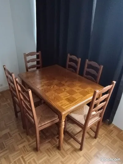 Table+ 6 chaises 160 Aix-les-Bains (73)