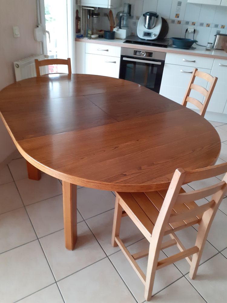 TABLE ET CHAISES 200 Saint-�gr�ve (38)