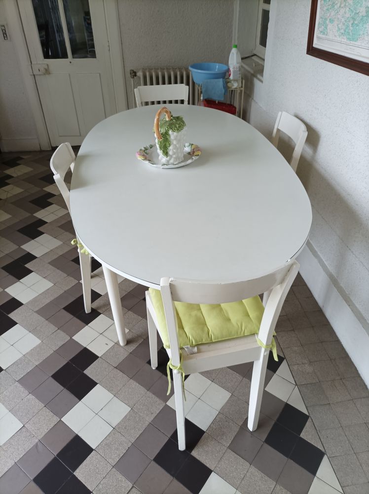 Table et chaises
40 Mazamet (81)