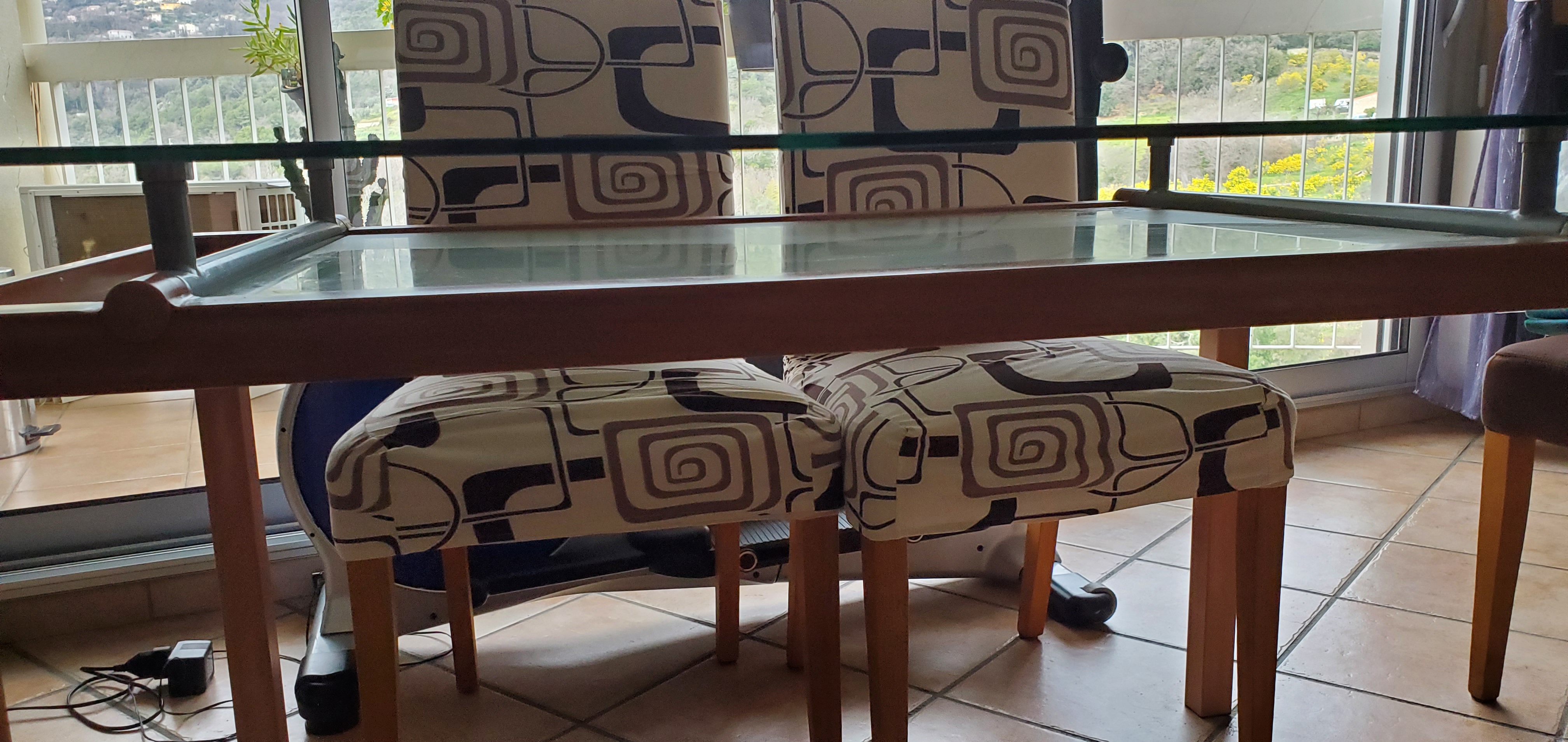 TABLE ET 6 CHAISES 150 Carros (06)