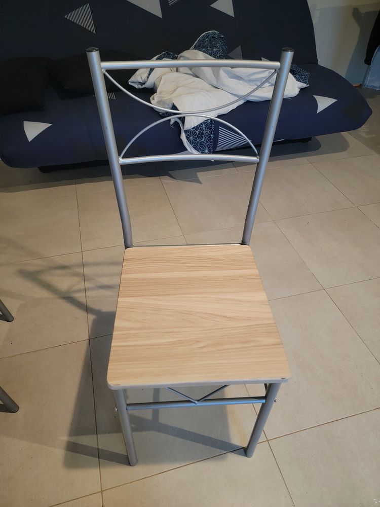 Table et chaises 60 Sainte-Mesme (78)
