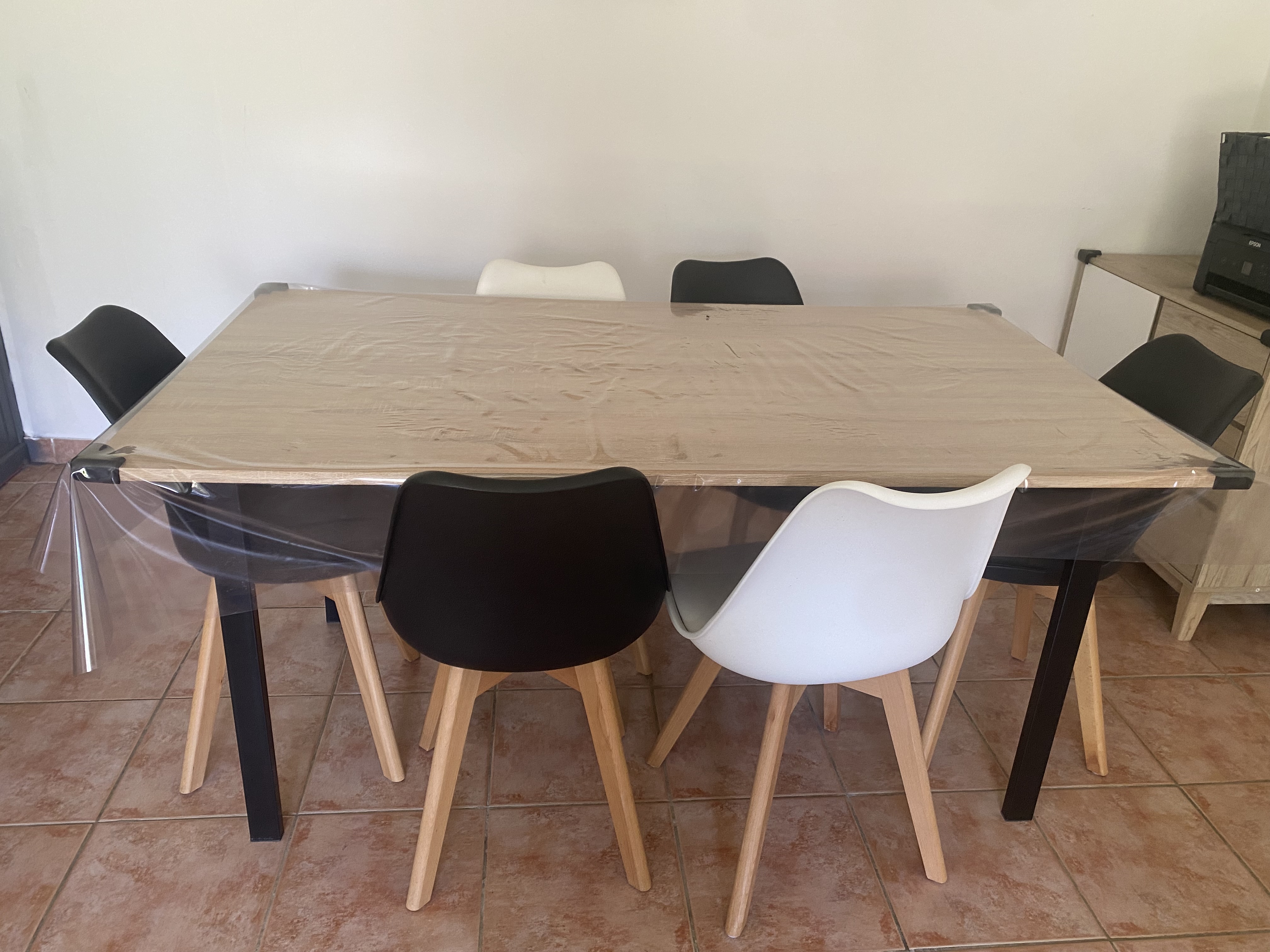 Table + chaises 280 La Chapelaude (03)