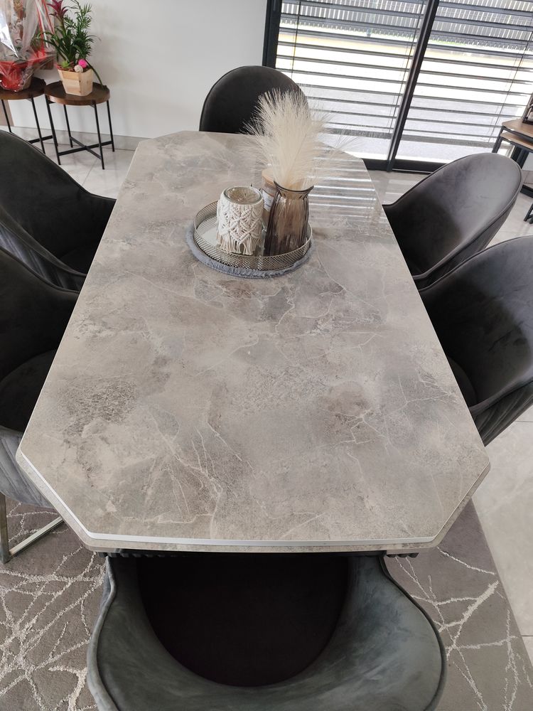 Table et 6 chaises 900 Grand-Charmont (25)