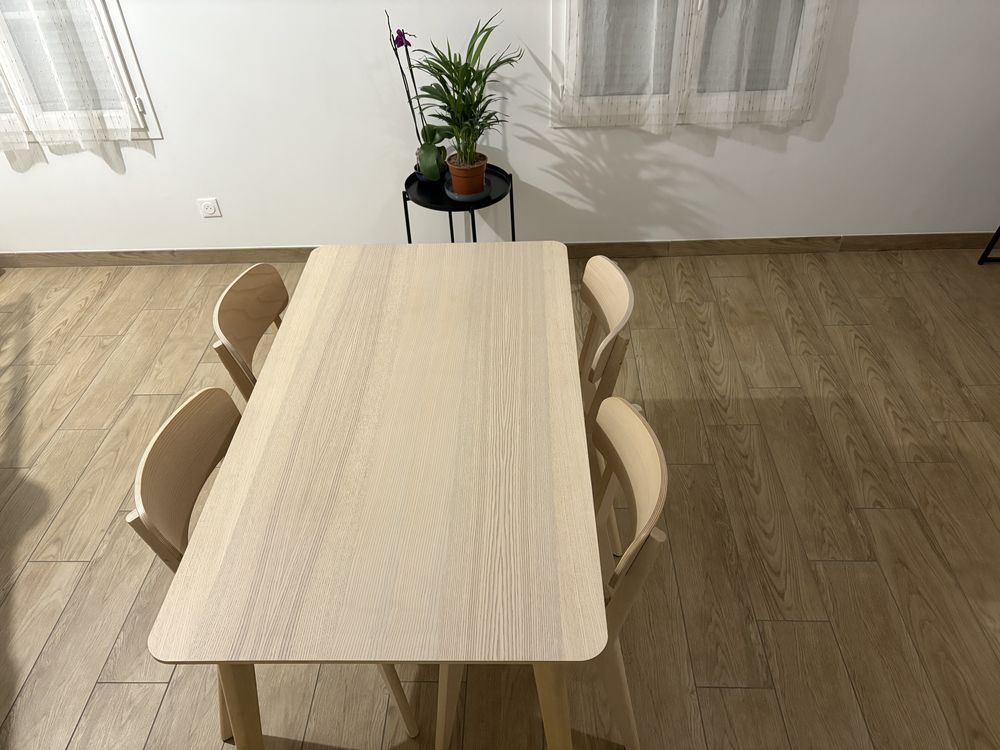 Table et 4 chaises 230 Venette (60)