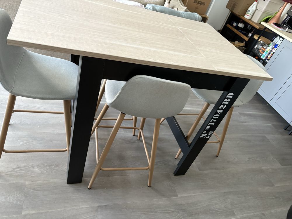 table + 4 chaises 80 Ollainville (91)