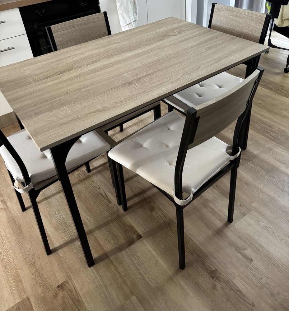 Table et chaises 65 Bourg-en-Bresse (01)