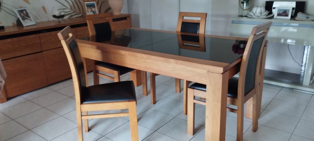 Table et 4 chaises 1200 La Seyne-sur-Mer (83)