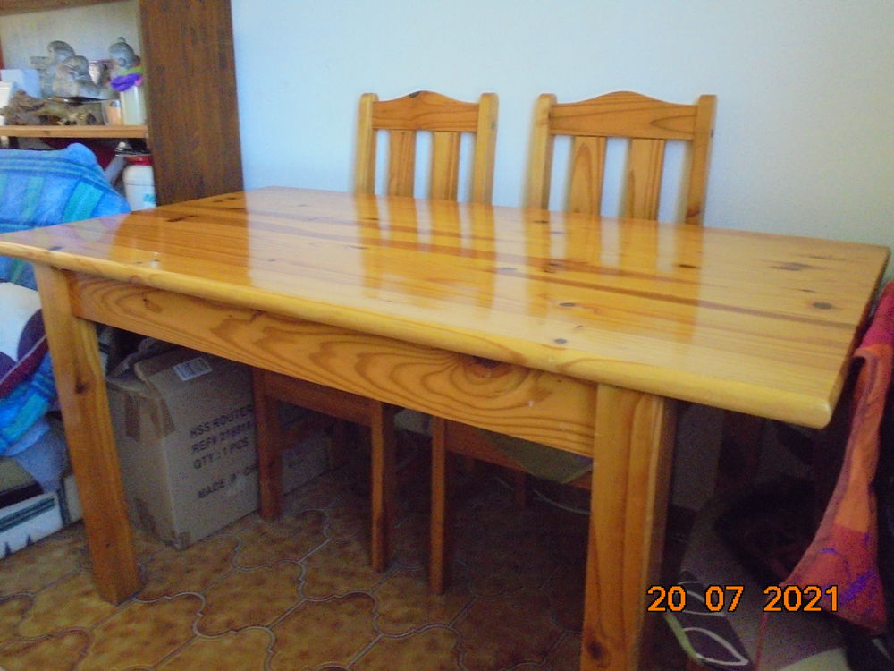 Table et chaises 150 Vitrolles (13)