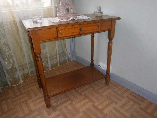 1 table de chambrette 40 Meaux (77)
