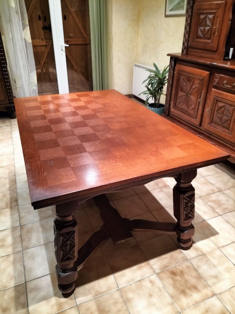 table ch�ne et 8 chaises parfait �tat 250 Villeneuve-sur-Lot (47)