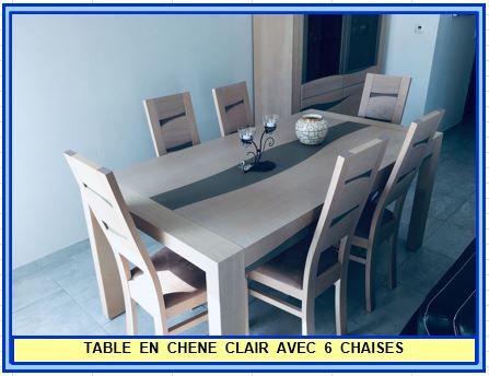 TABLE EN CHENE CLAIR AVEC 2 ALLONGES PAPILLON. 1050 Amn�ville (57)