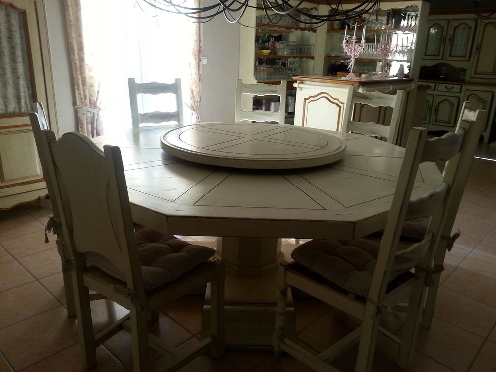 table ch�ne massif 0 M�ounes-l�s-Montrieux (83)