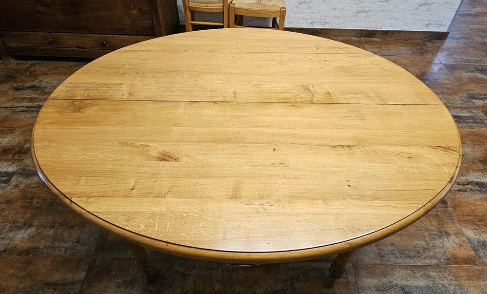Table ch�ne massif 400 Saint-Laurent-sur-Gorre (87)