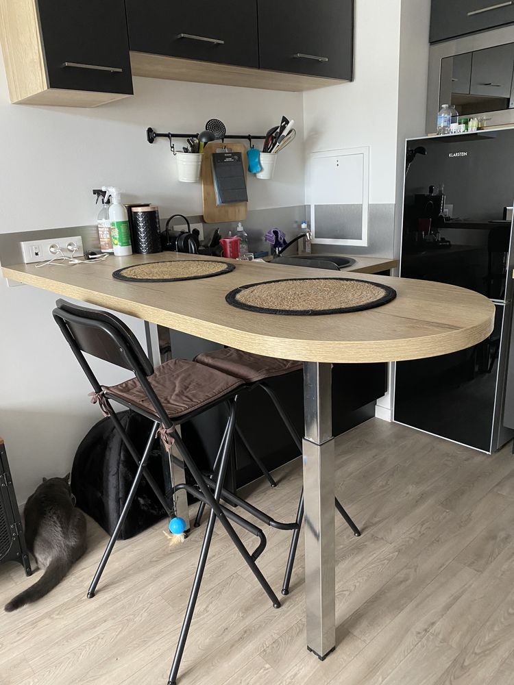 table bar Ch�ne Vintage So �Cooc 120 Noisy-le-Sec (93)