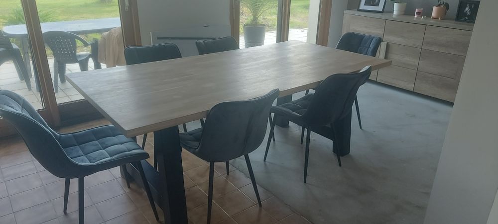 Table ch�ne 450 Saint-Tugdual (56)