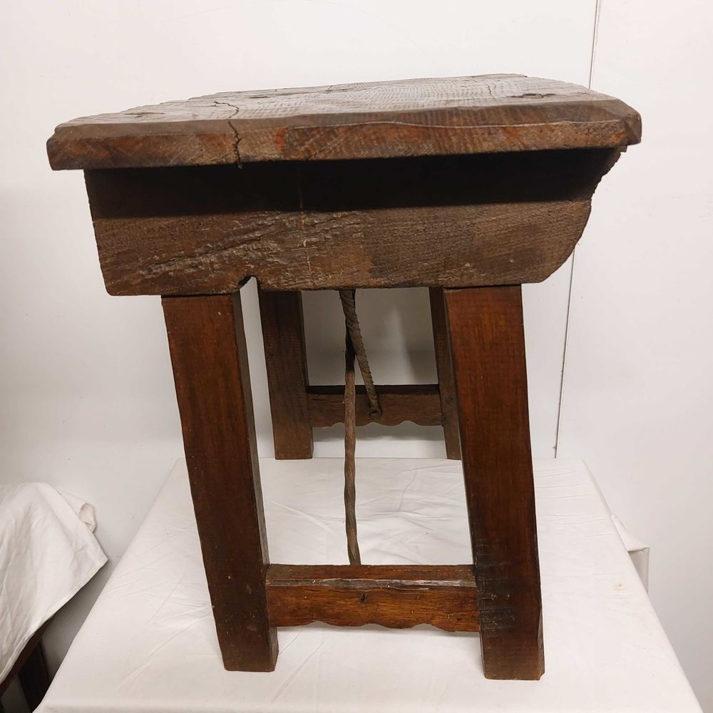 table de chevet 17�me si�cle 800 Saint-Martin-de-Mailloc (14)