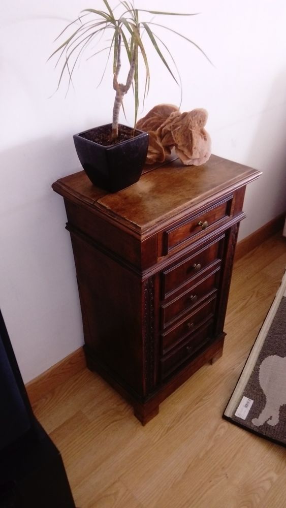 Table de chevet ancien 32 Lyon 8 (69)