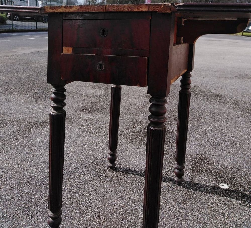 Table chevet ancienne 30 Saint-S�bastien-sur-Loire (44)