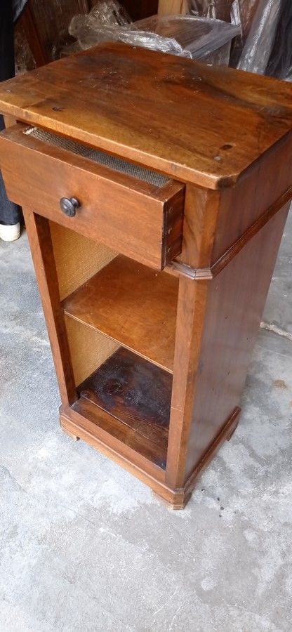 TABLE DE CHEVET ancienne 20 Toulon (83)