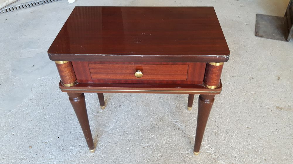 1 Table Chevet (Ann�e 1960) 10 Le Vernois (39)