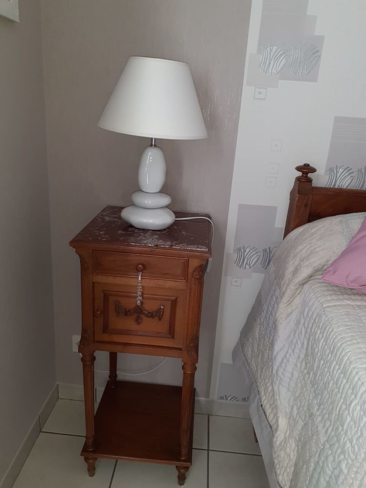 table de chevet ou d'appoint en Noyer 35 Chanas (38)