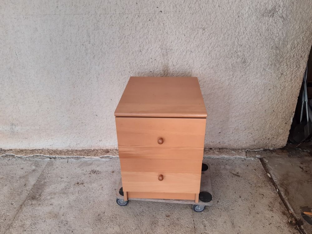 table de chevet en bois 25 Sainte-Mesme (78)