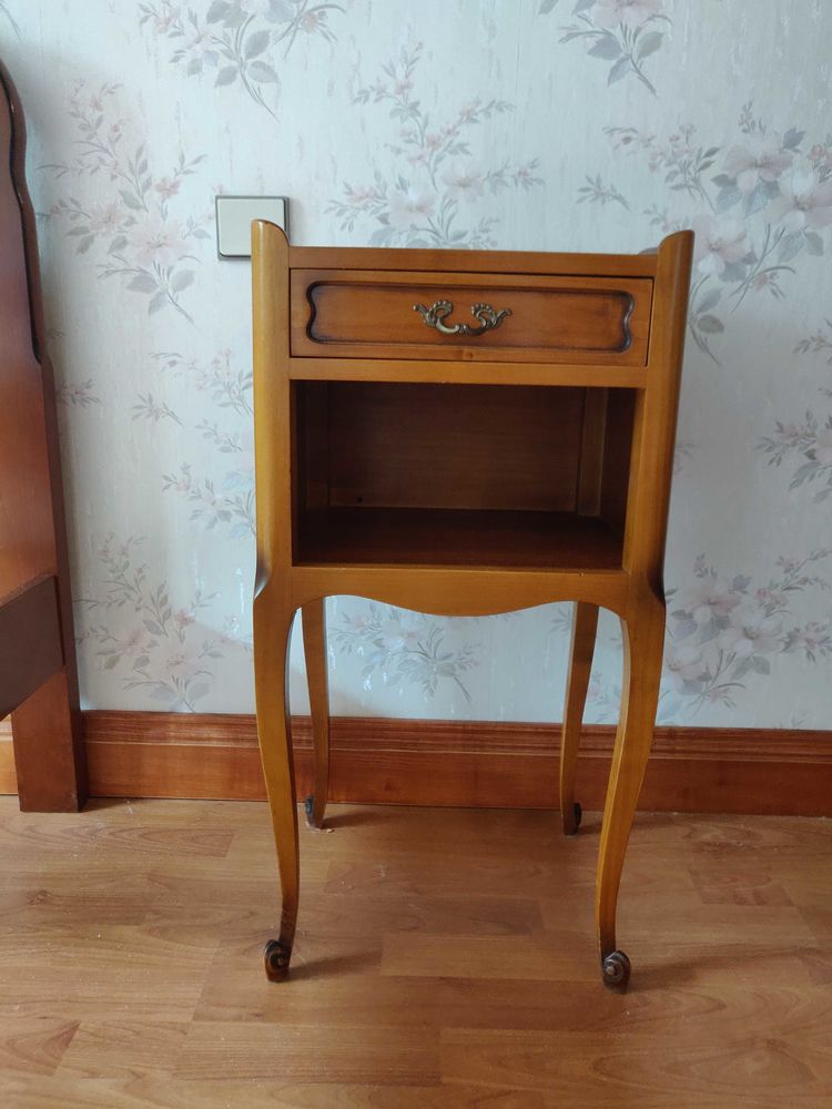 Table de chevet en bois 60 La Roche-de-Glun (26)