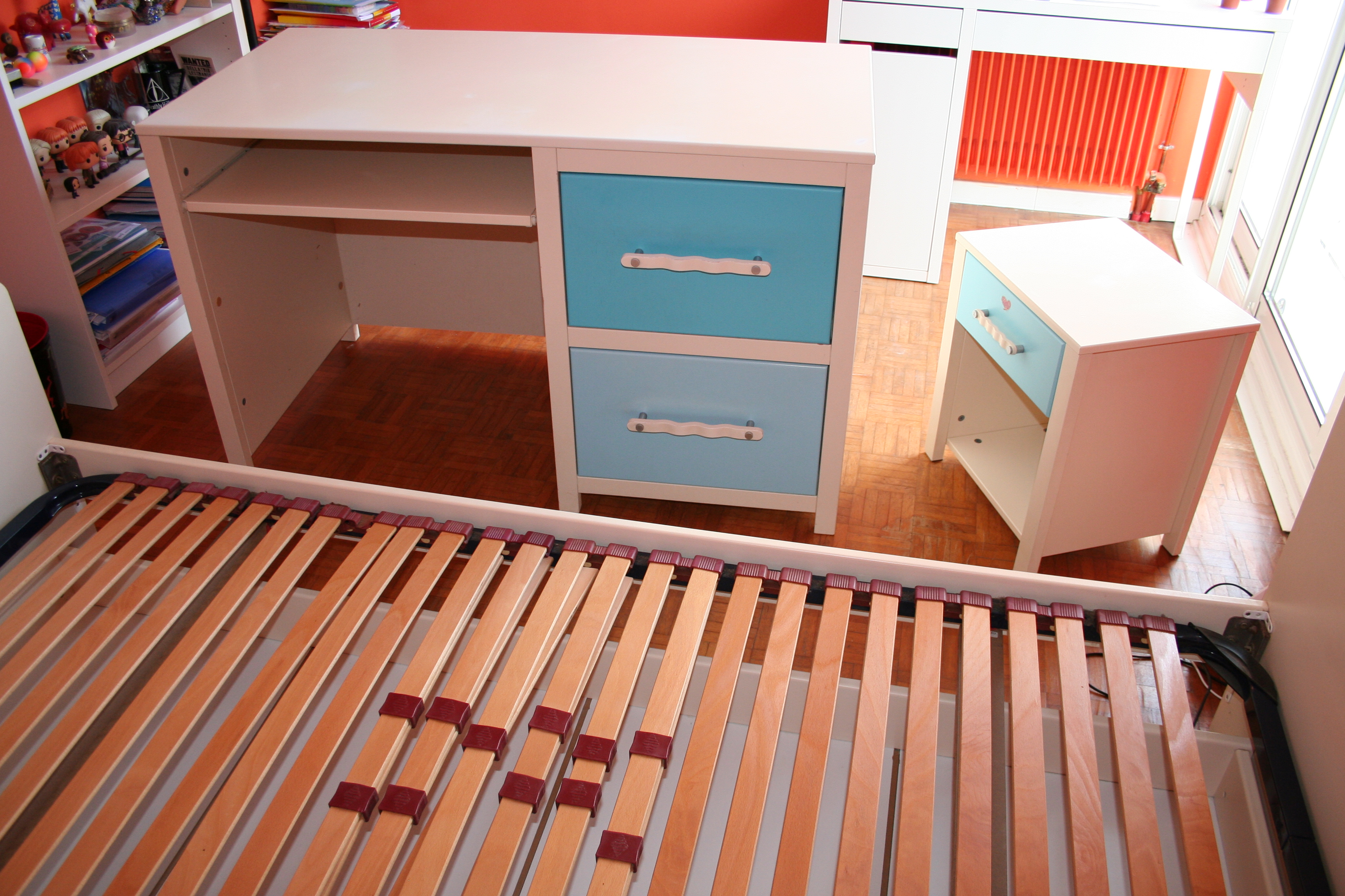 LIT/TABLE de CHEVET/BUREAU 350 Cr�teil (94)