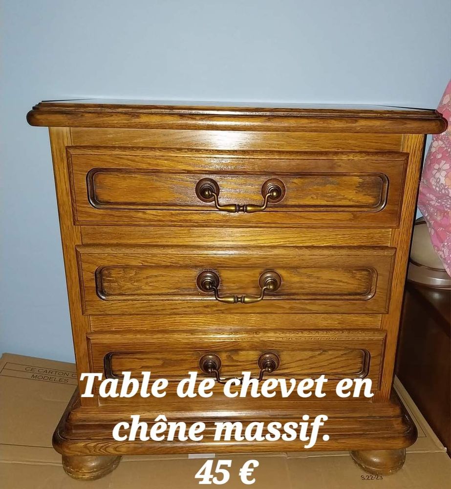 TABLE DE CHEVET EN CH�NE 45 Le Pontet (84)