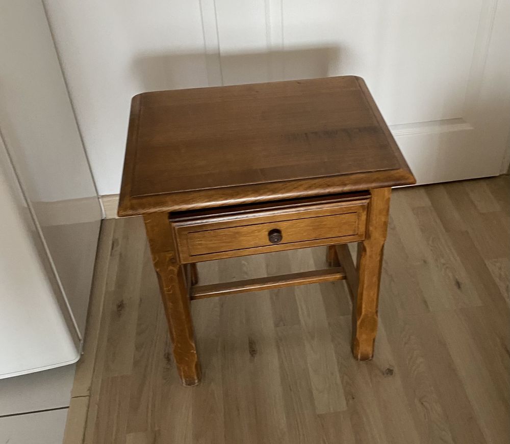 table de chevet en ch�ne 25 Vaur�al (95)