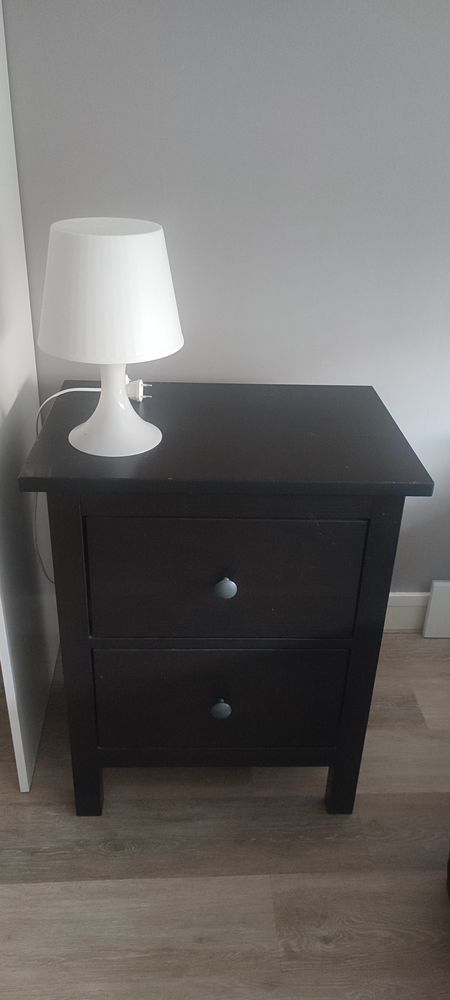 Table de chevet de couleur noir poss�dant 2 tiroirs - 20 � 20 Saint-�tienne (42)