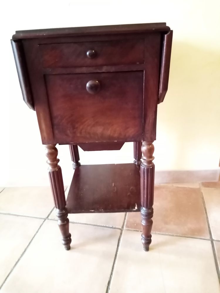 TABLE DE CHEVET OU DECO 1900 40 Saint-Just (34)