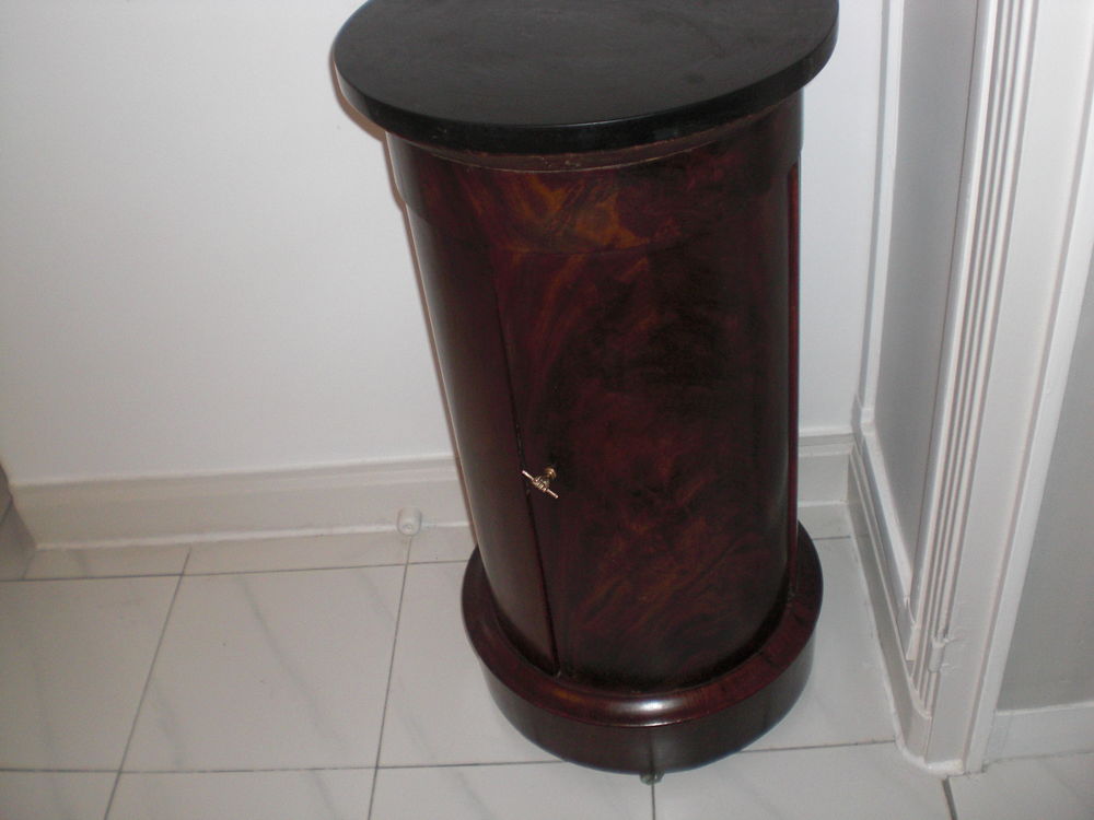 table de chevet Empire 1350 Nevers (58)