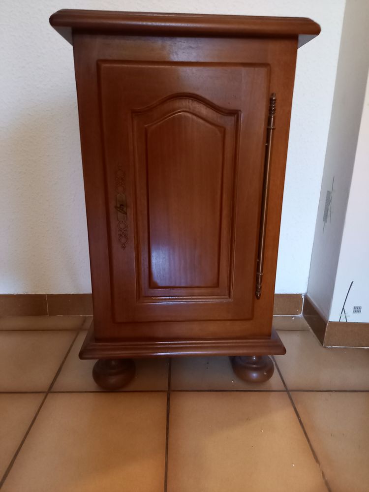 Table de chevet haute 20 B�ziers (34)