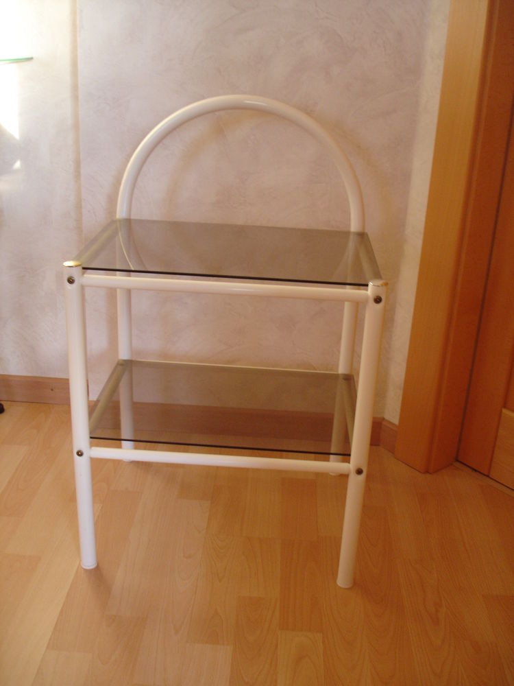 Table Chevet M�tal Blanc Dessus en verre 15 Tournus (71)
