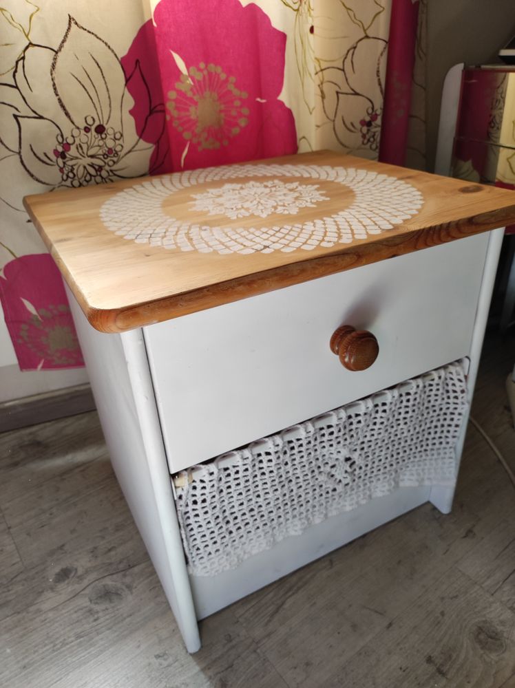 Table de chevet ou de rangement 
45 Auxerre (89)