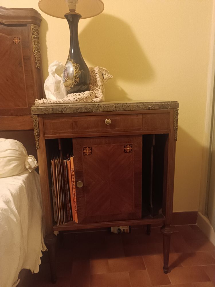 table de chevet style louis XVI 20 Nissan-lez-Enserune (34)