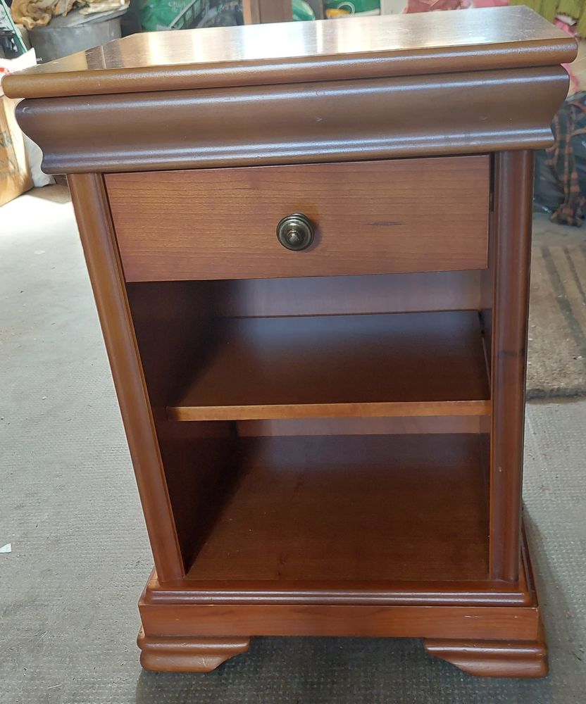 table de chevet style Louis Philippe 20 Saint-Jean-de-la-Ruelle (45)