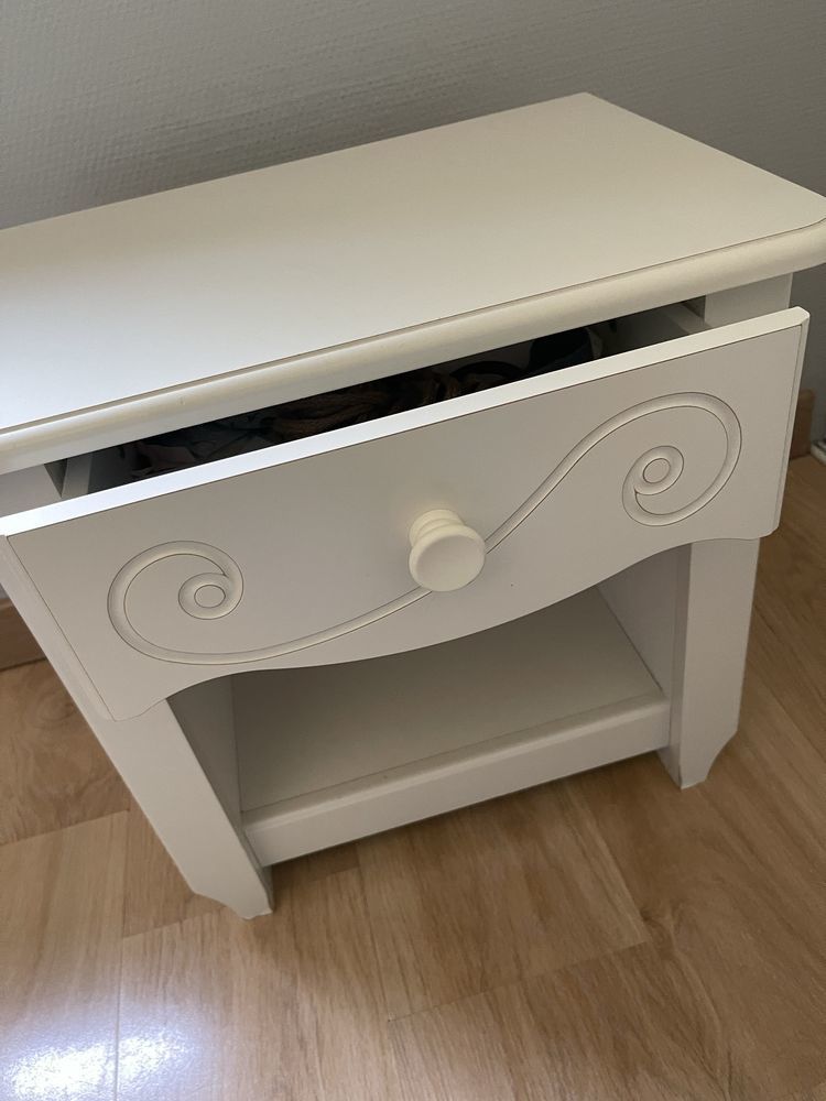 table de chevet / table de nuit Ma chambre d'enfant 70 Saint-Junien (87)