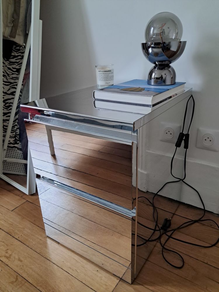Table chevet 2 tiroirs IKEA �dition limit�e miroir 40 Bois-Colombes (92)
