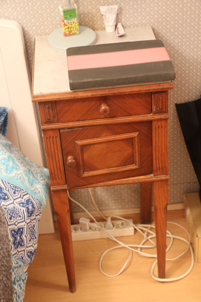 Table de chevet