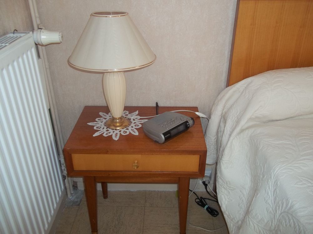 TABLE DE CHEVET 15 Sotteville-l�s-Rouen (76)