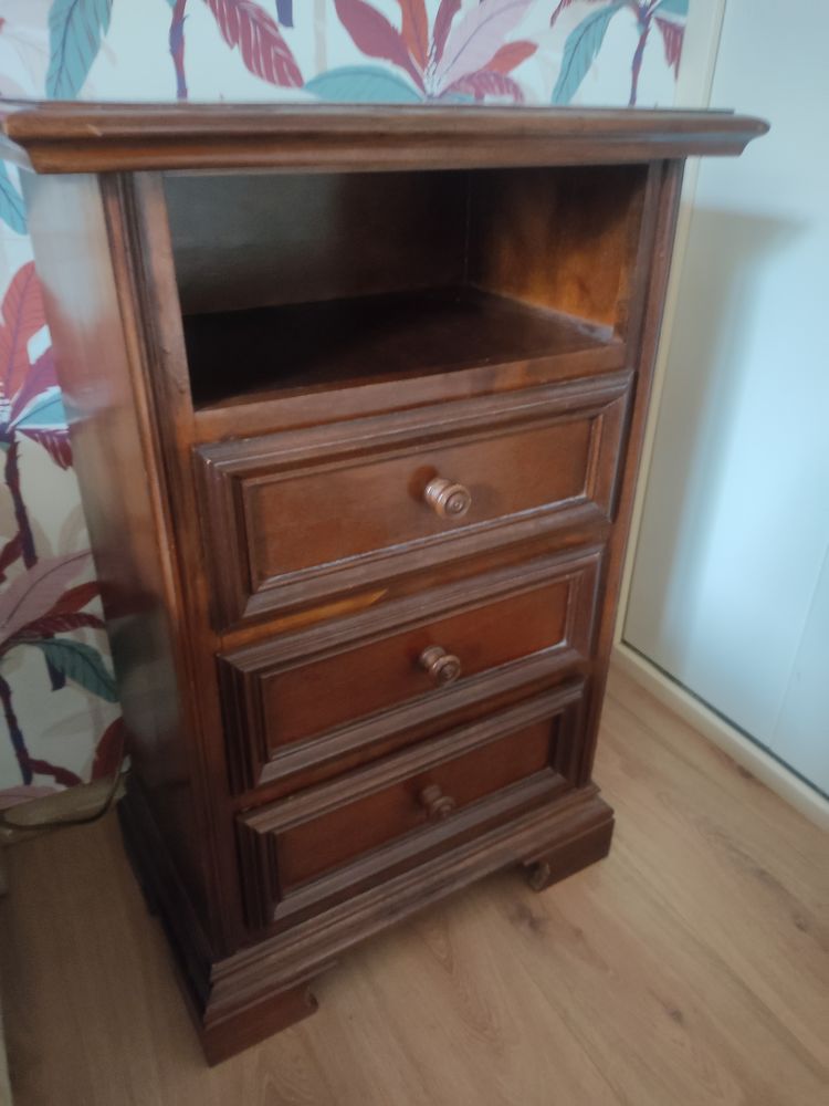 Table de chevet 50 Gar�oult (83)