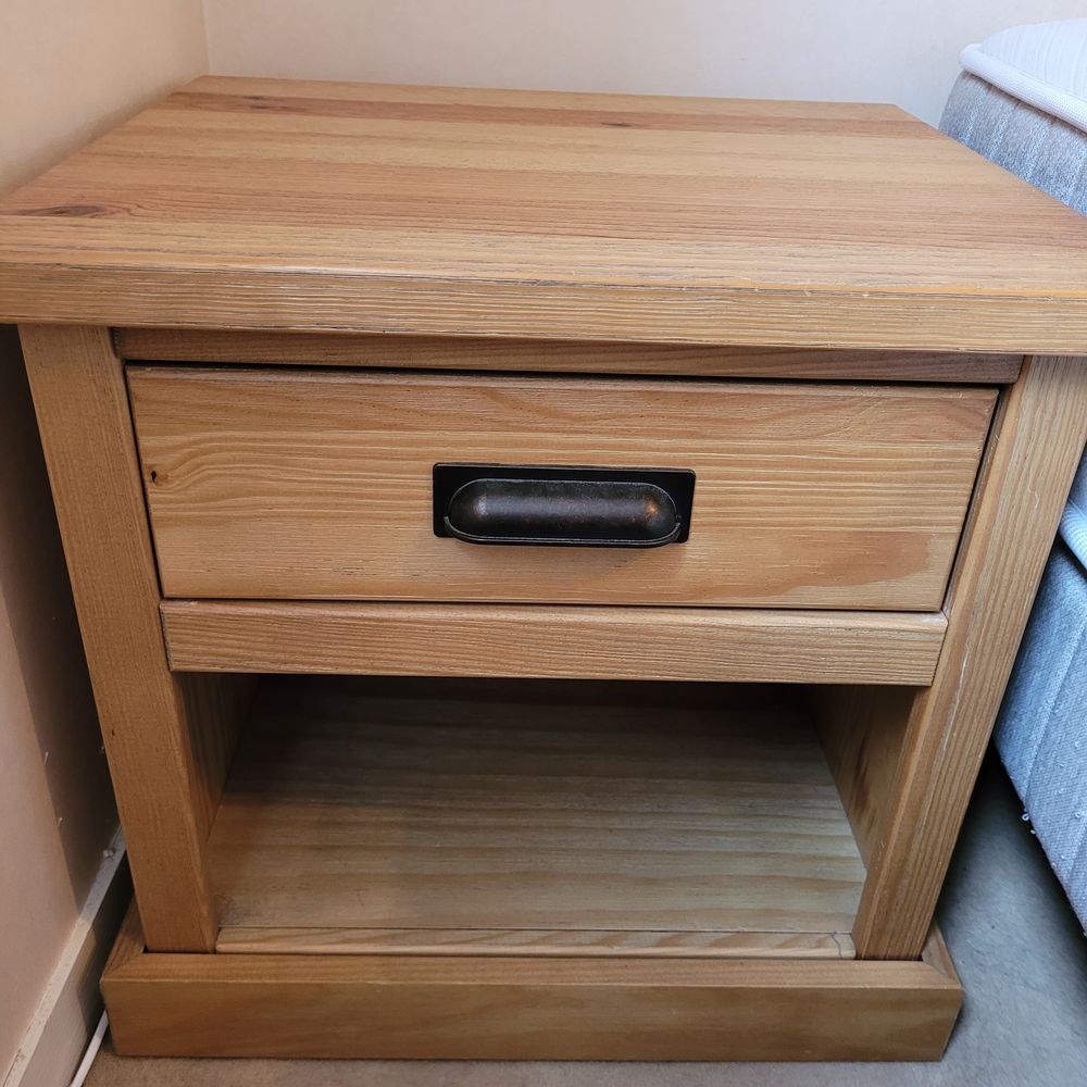 table de chevet 50 Charentay (69)