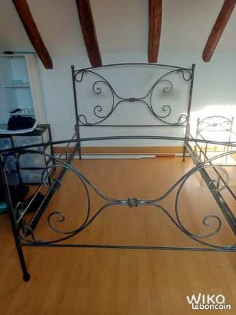 lit et table de chevet 140 x 220 95 Villech�tive (89)