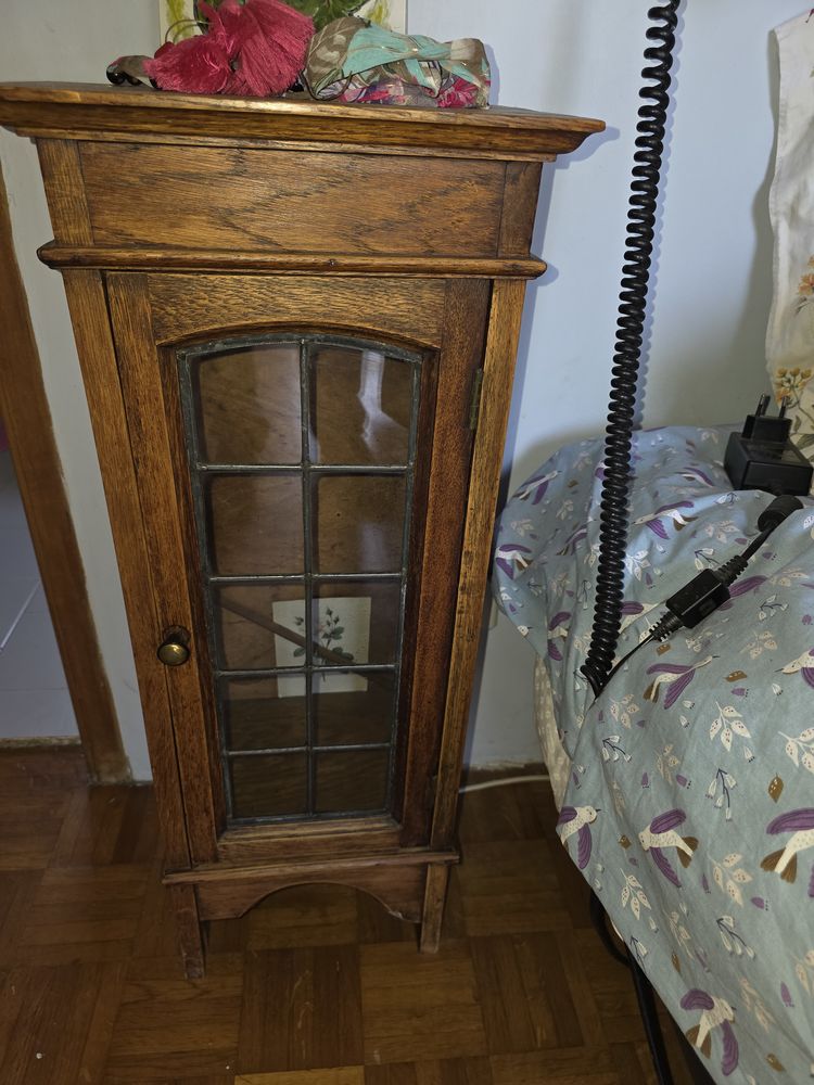 table de chevet 30 Saint-Maximin-la-Sainte-Baume (83)